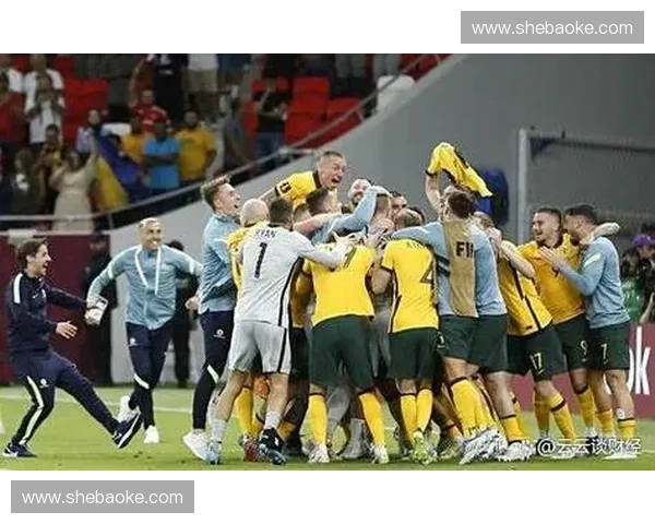 激情碰撞绿茵场足球比赛激烈开战球队全力以赴争夺荣耀瞬间